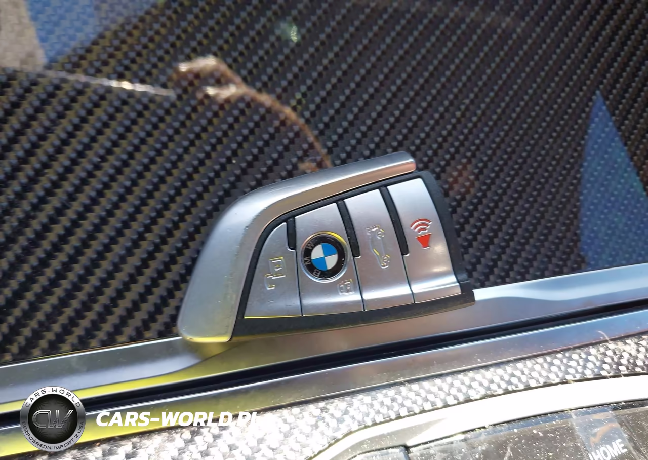 2022 BMW M8 Competition VIN:WBSAE0C02NCG97416 - 11