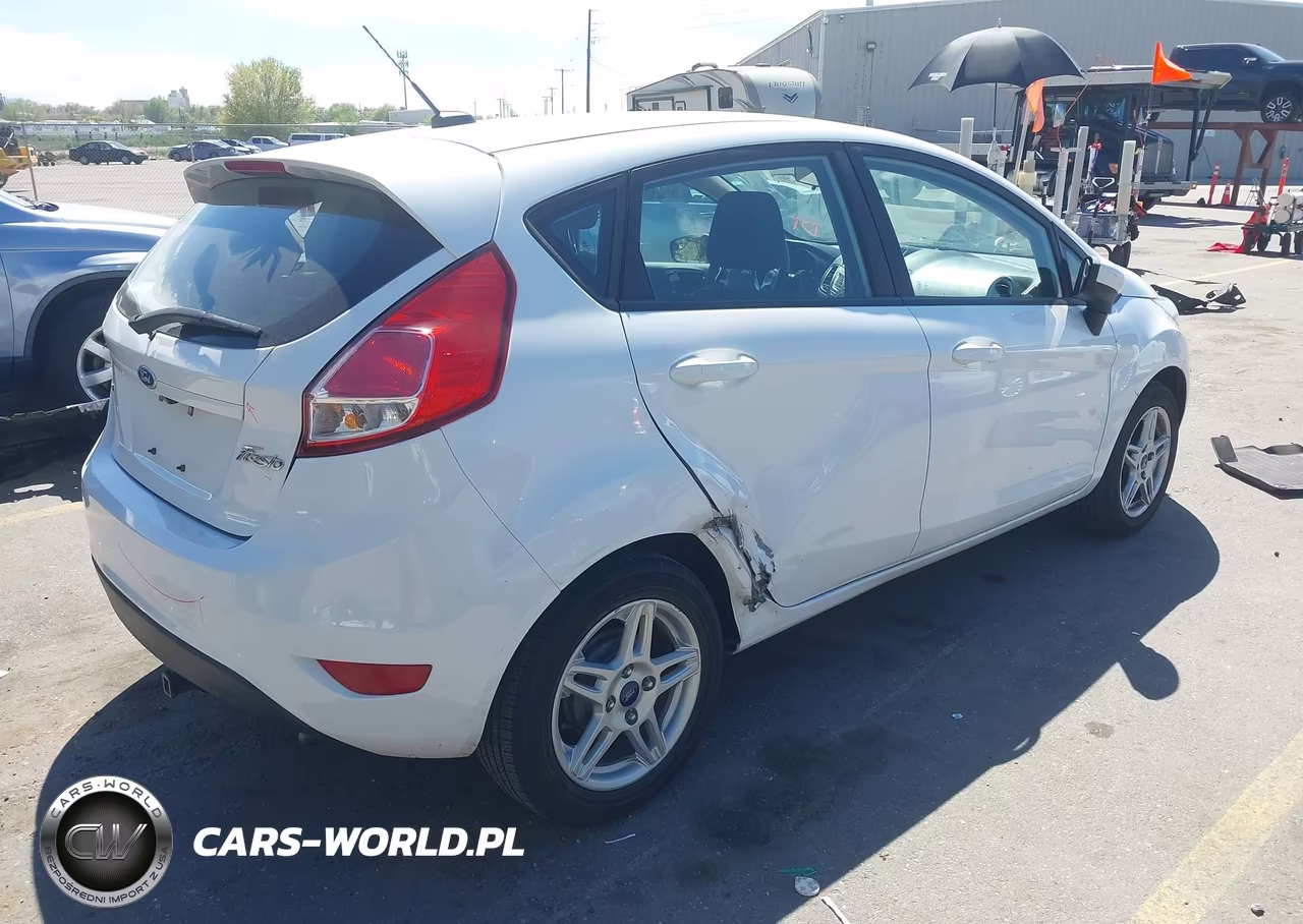2018 Ford Fiesta Se VIN:3FADP4EJ6JM120461 - 4