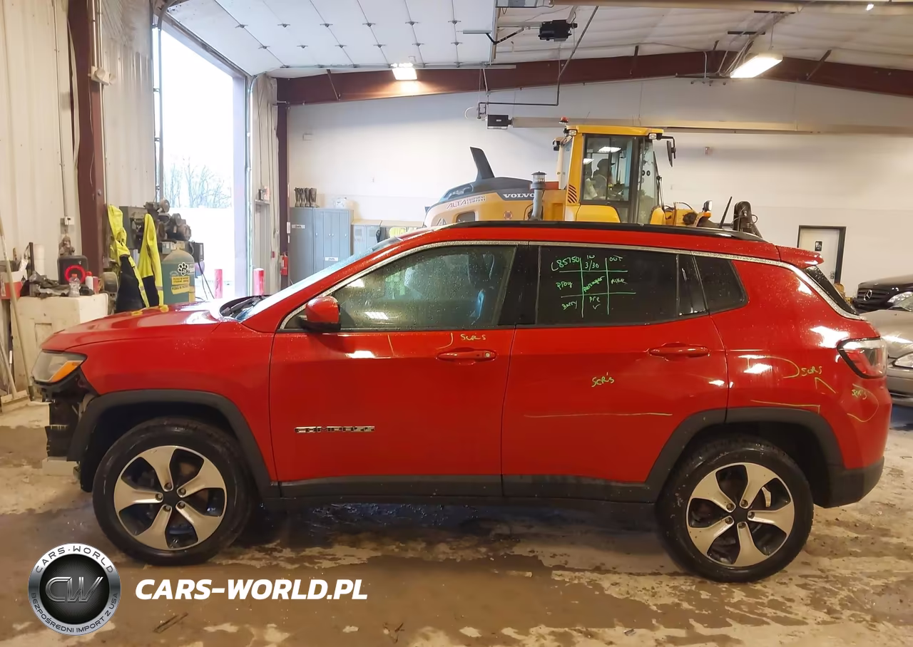 2018 Jeep Compass Latitude 4X4 VIN:3C4NJDBB4JT185750 - 14