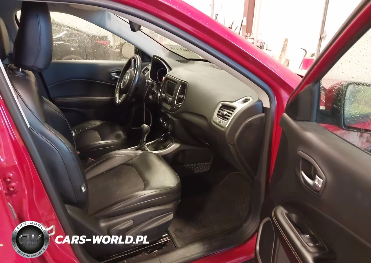 2018 Jeep Compass Latitude 4X4 VIN:3C4NJDBB4JT185750 - 5