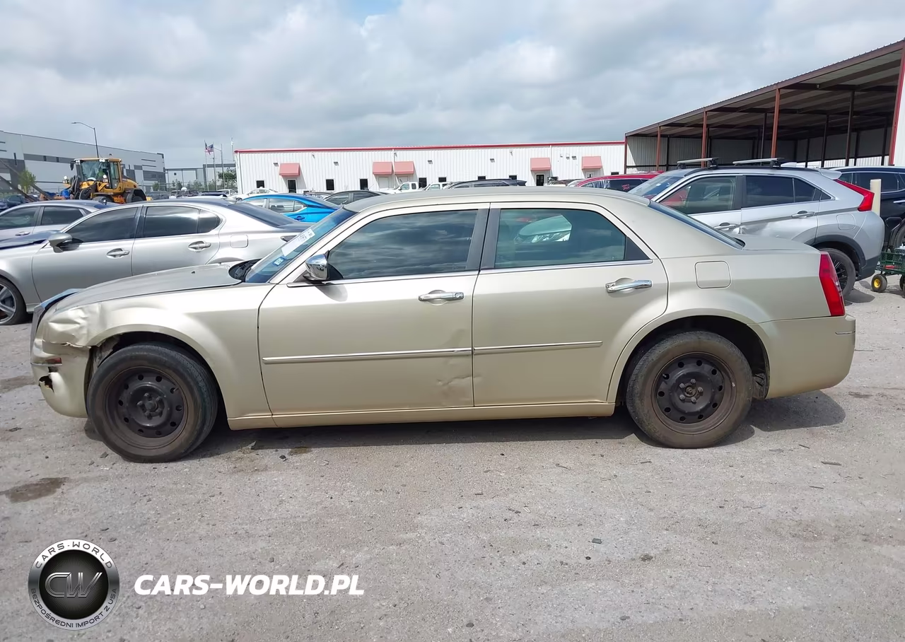 2010 Chrysler 300 Touring-Signature Series-Executive Series VIN:2C3CA5CV4AH218104 - 14