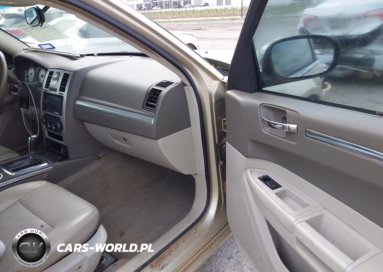 2010 Chrysler 300 Touring-Signature Series-Executive Series VIN:2C3CA5CV4AH218104 - 5