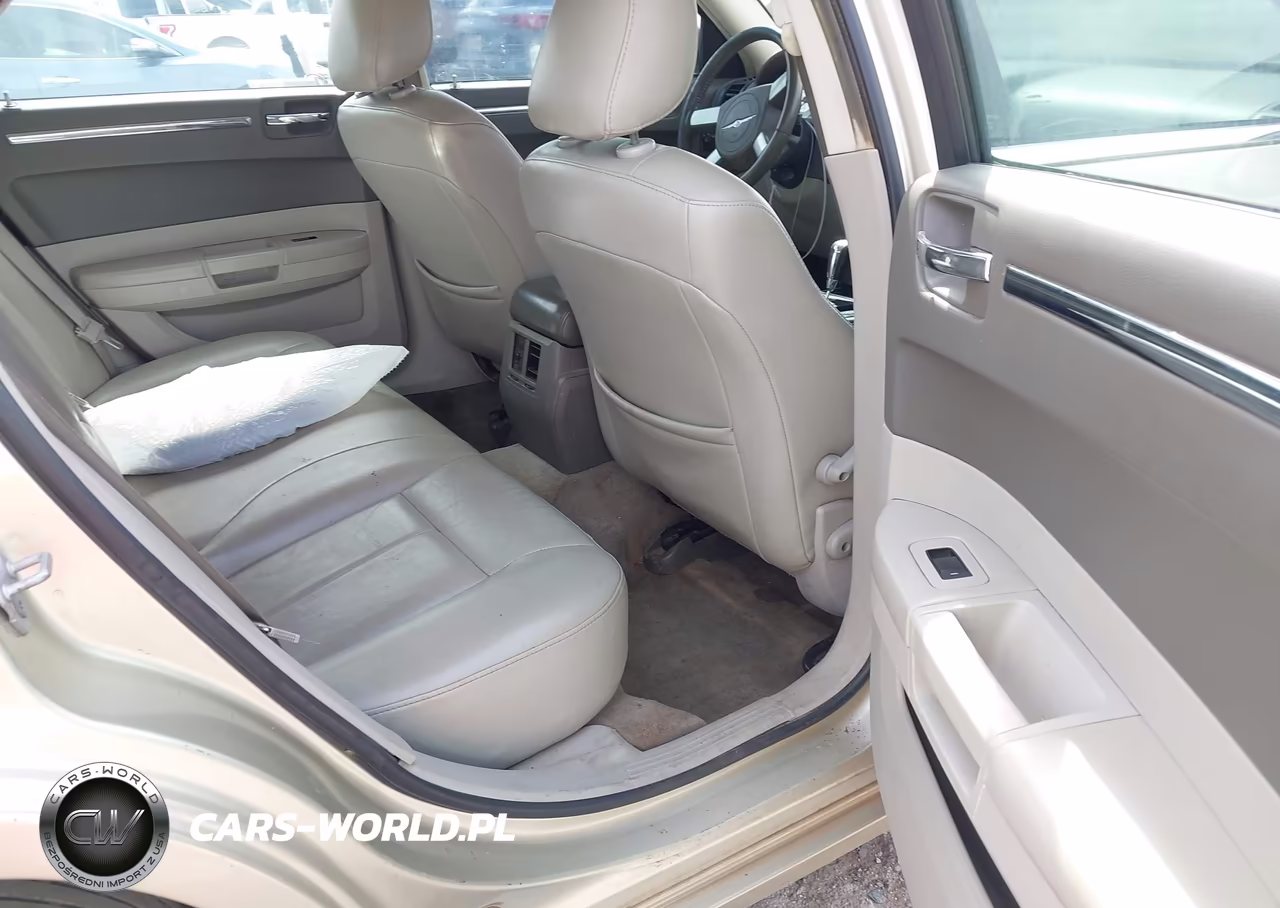 2010 Chrysler 300 Touring-Signature Series-Executive Series VIN:2C3CA5CV4AH218104 - 8