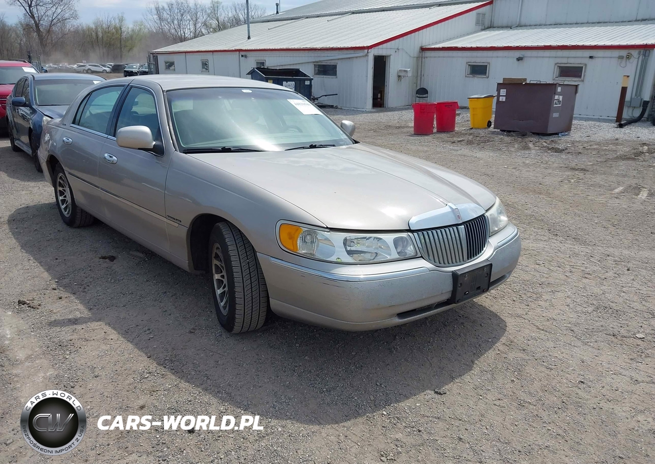 2000 Lincoln Town Car Signature