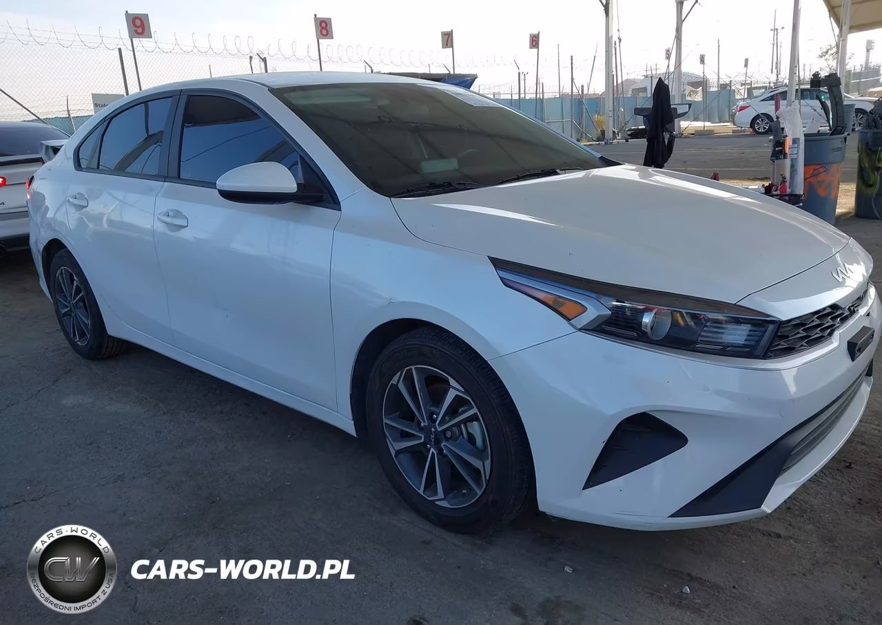 2023 Kia Forte Lxs