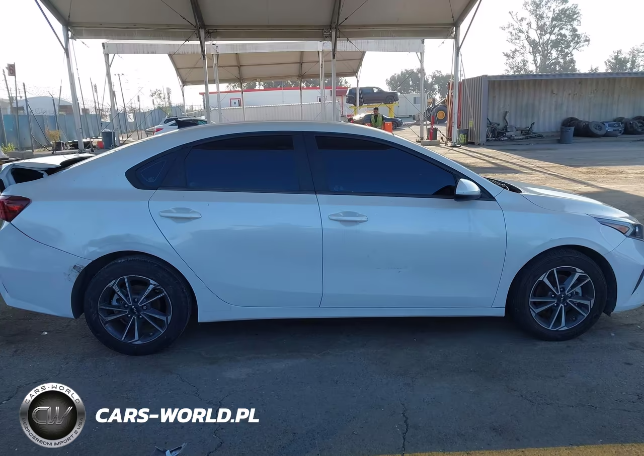 2023 Kia Forte Lxs VIN:3KPF24ADXPE671934 - 13