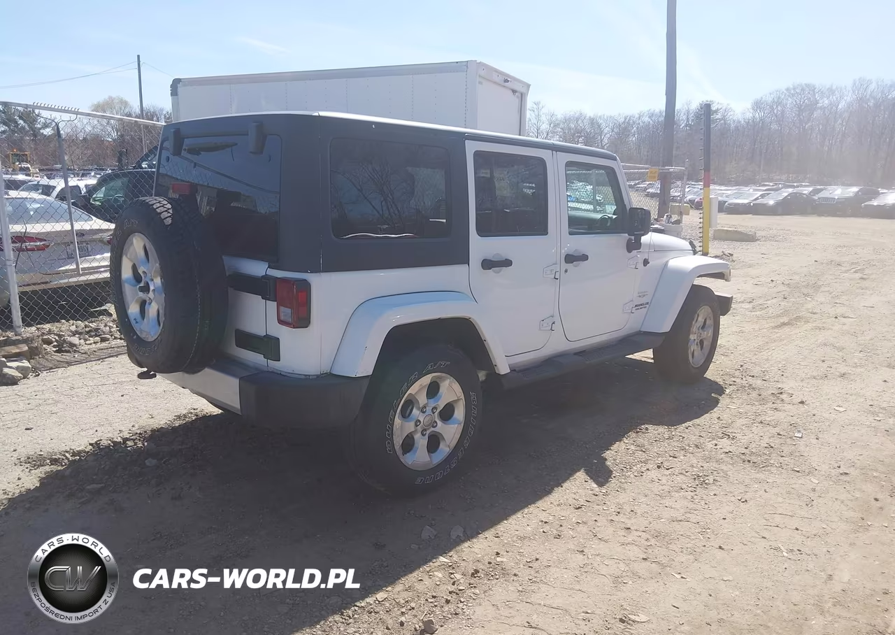 2013 Jeep Wrangler Unlimited Sahara VIN:1C4BJWEG9DL534195 - 4