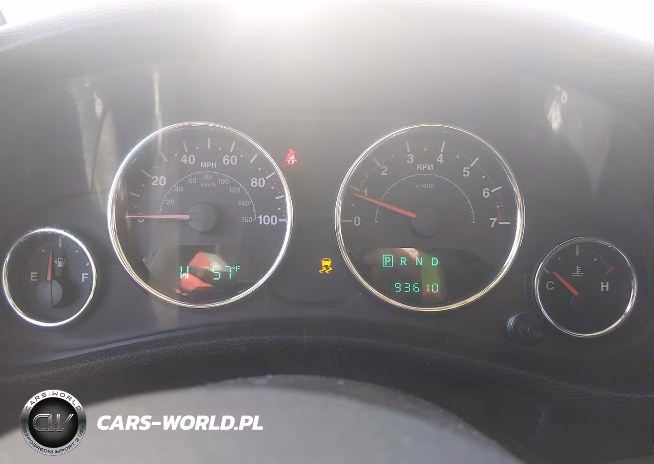 2013 Jeep Wrangler Unlimited Sahara VIN:1C4BJWEG9DL534195 - 7