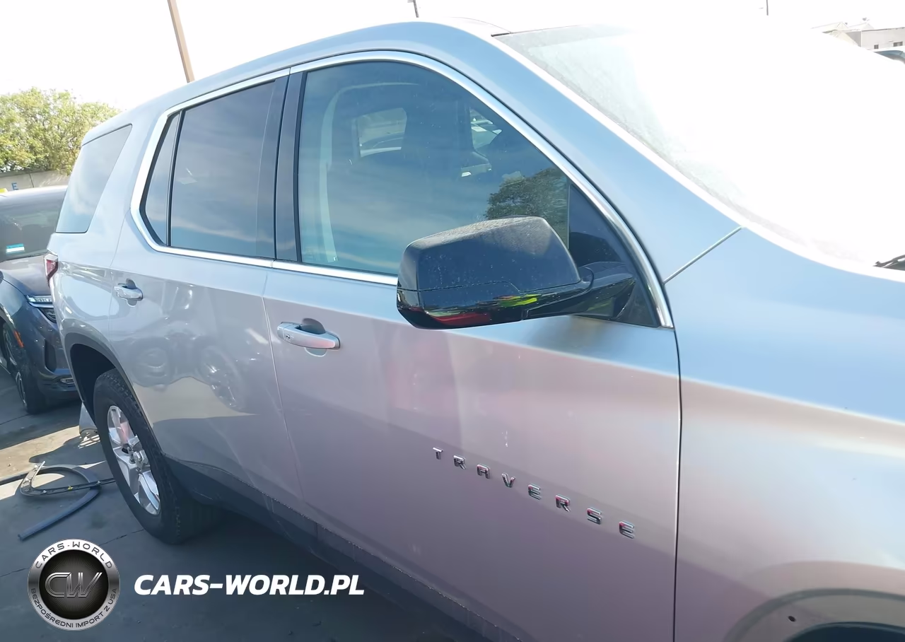 2019 Chevrolet Traverse Ls VIN:1GNERFKWXKJ179720 - 14