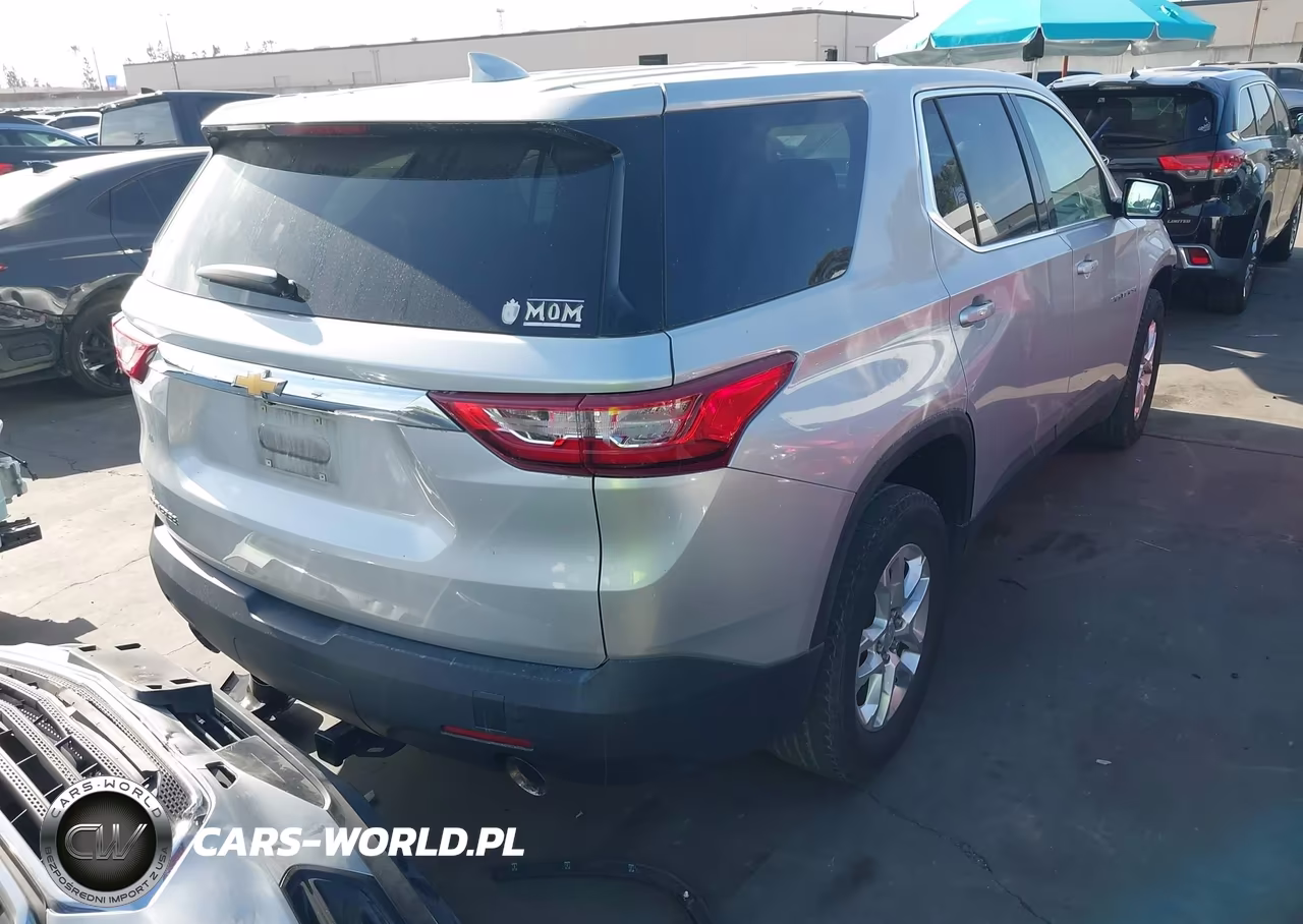 2019 Chevrolet Traverse Ls VIN:1GNERFKWXKJ179720 - 4