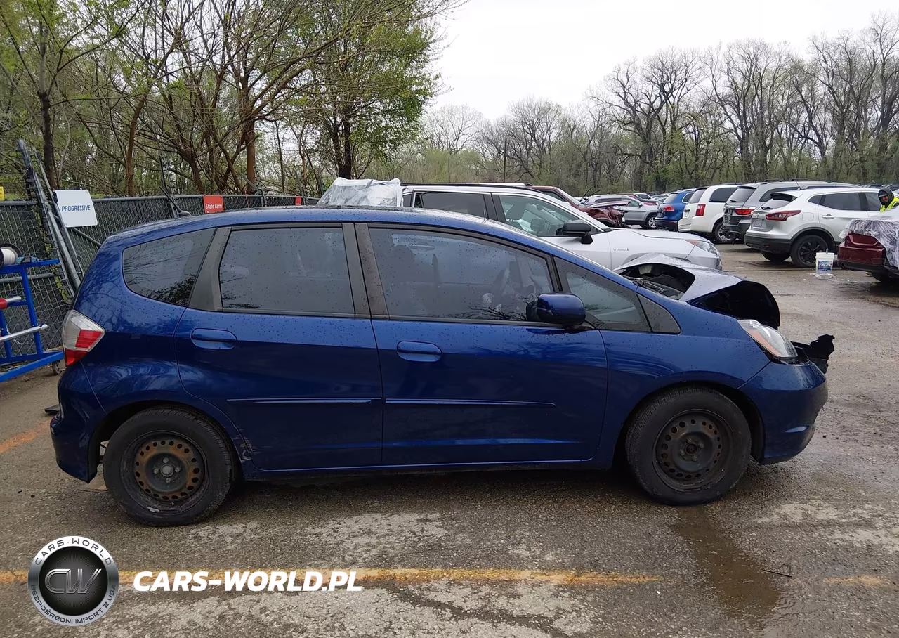 2013 Honda Fit VIN:JHMGE8H37DC076668 - 13