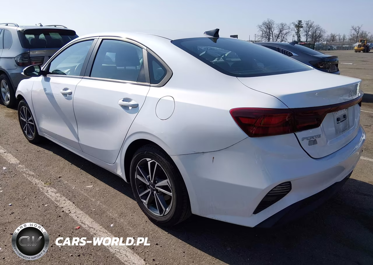 2022 Kia Forte Lxs VIN:3KPF24ADXNE479104 - 3