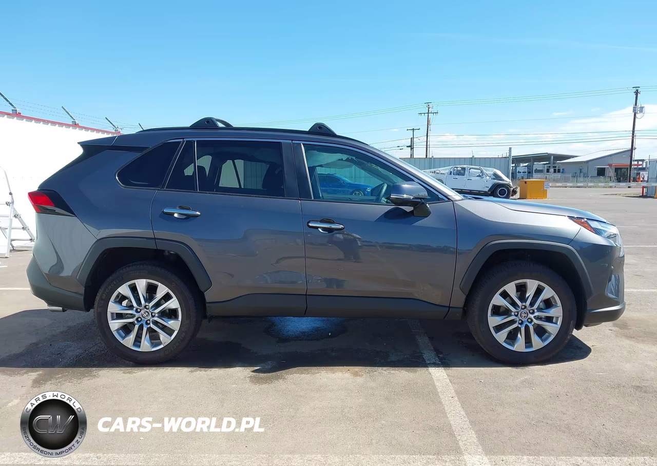 2025 Toyota Rav4 Limited VIN:2T3N1RFV1SW566953 - 13