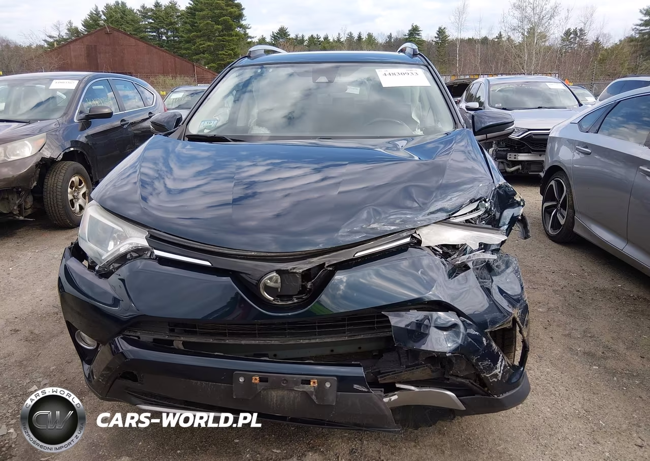 2018 Toyota Rav4 Xle VIN:JTMRFREV7JJ745225 - 13
