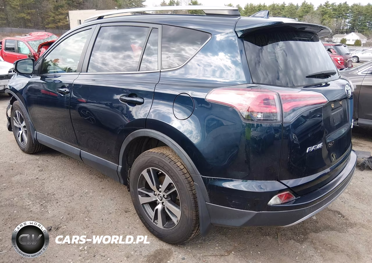 2018 Toyota Rav4 Xle VIN:JTMRFREV7JJ745225 - 3