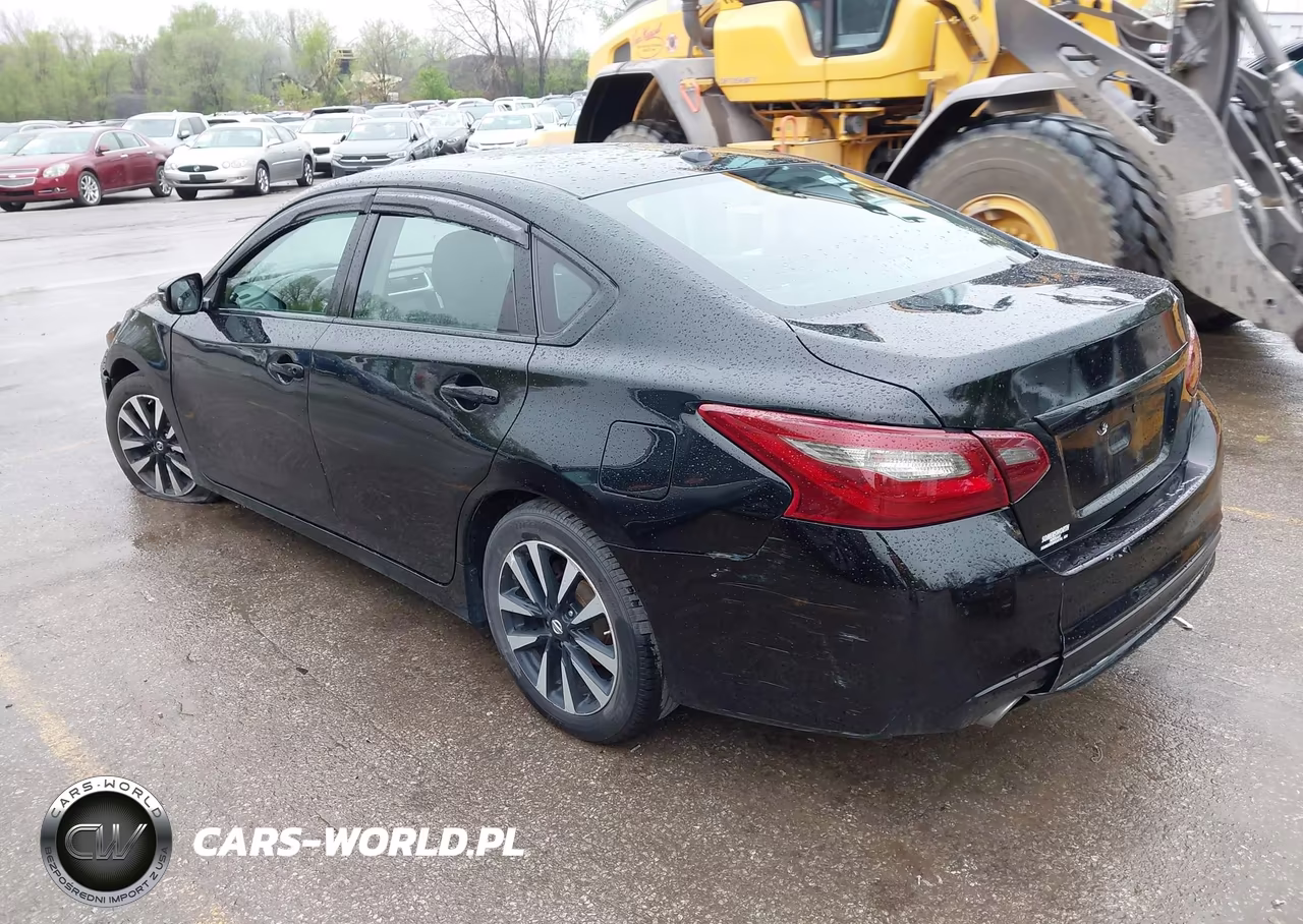 2018 Nissan Altima 2.5 Sv VIN:1N4AL3AP4JC167900 - 3
