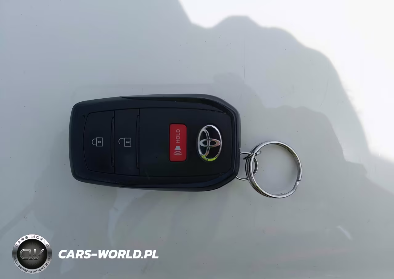 2024 Toyota Prius Le VIN:JTDACAAUXR3021615 - 11