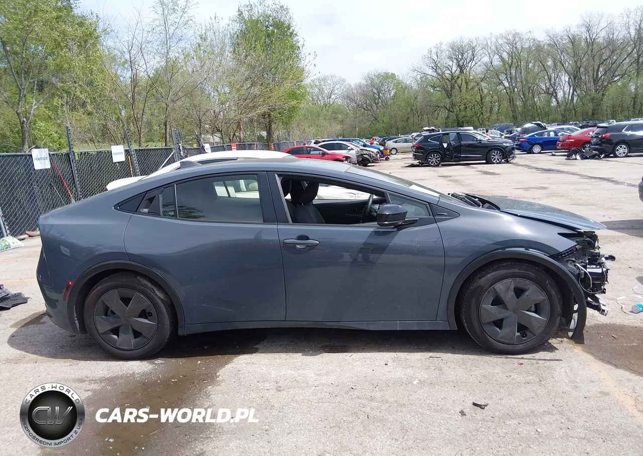 2024 Toyota Prius Le VIN:JTDACAAUXR3021615 - 14