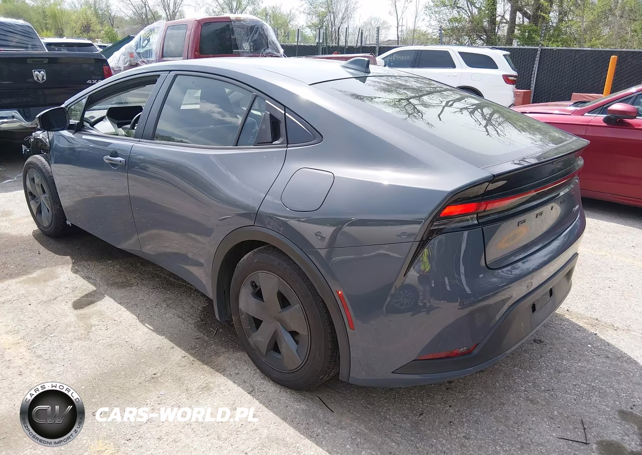 2024 Toyota Prius Le VIN:JTDACAAUXR3021615 - 3