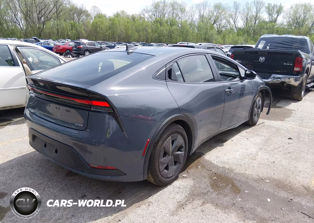 2024 Toyota Prius Le VIN:JTDACAAUXR3021615 - 4
