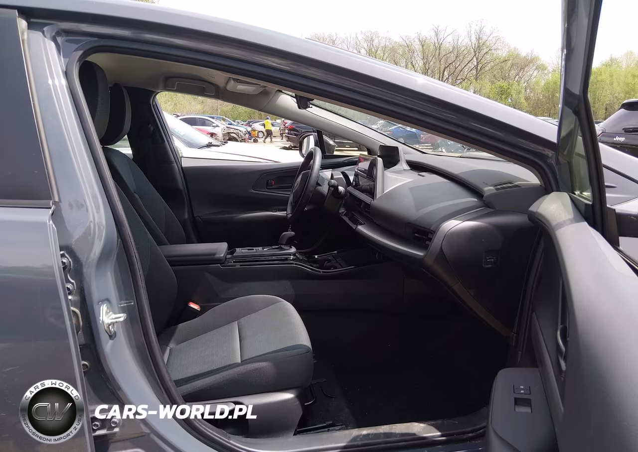 2024 Toyota Prius Le VIN:JTDACAAUXR3021615 - 5