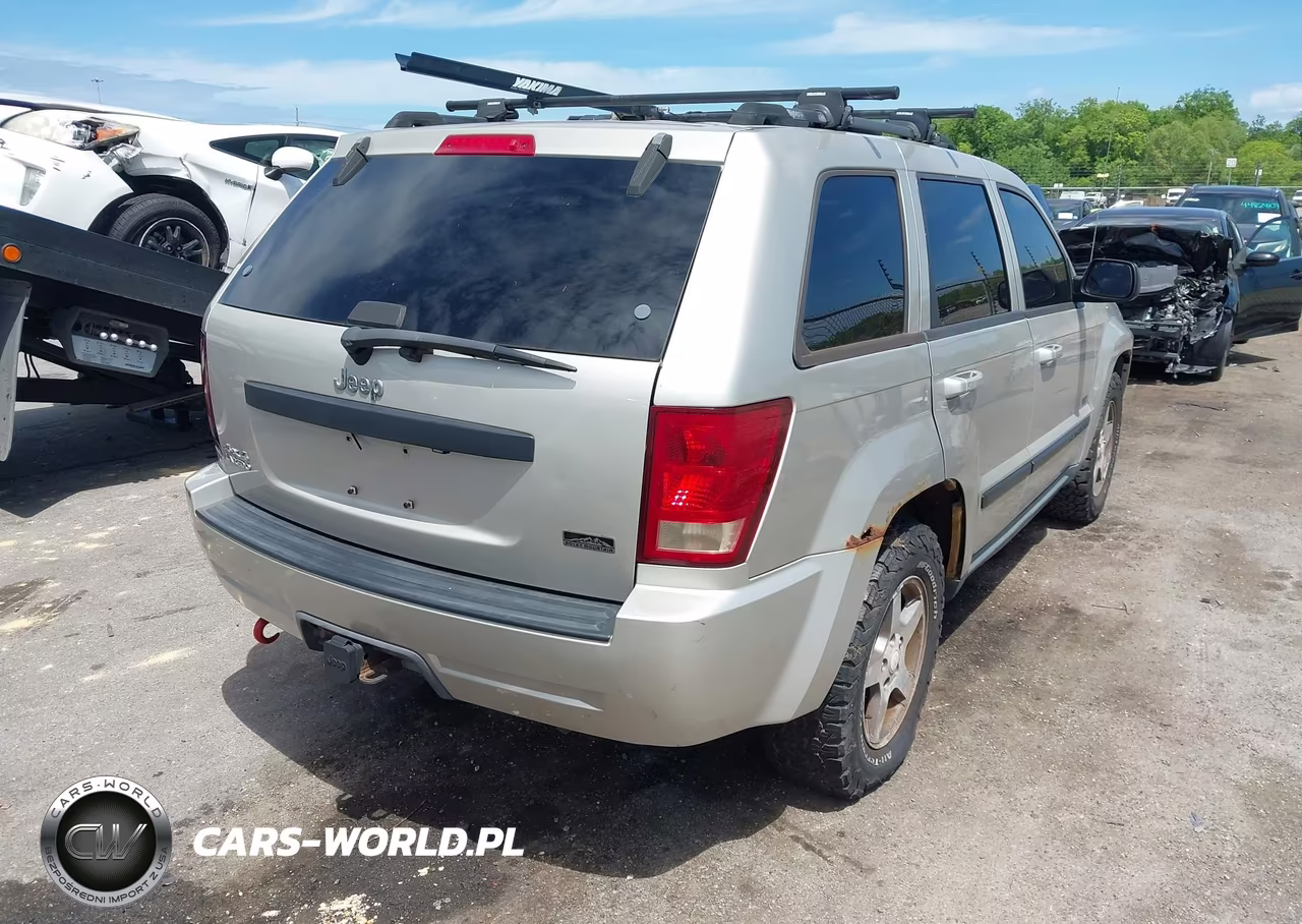 2007 Jeep Grand Cherokee Laredo VIN:1J8GR48K47C632549 - 4