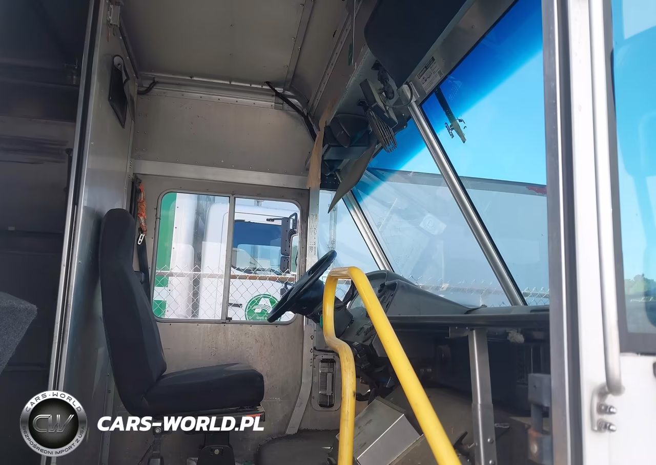 2017 Ford F-59 Commercial Stripped VIN:1F66F5KY3H0A17365 - 7