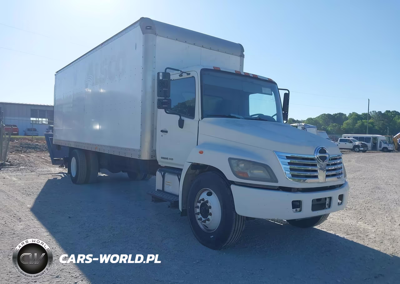 2010 Hino Hino 268