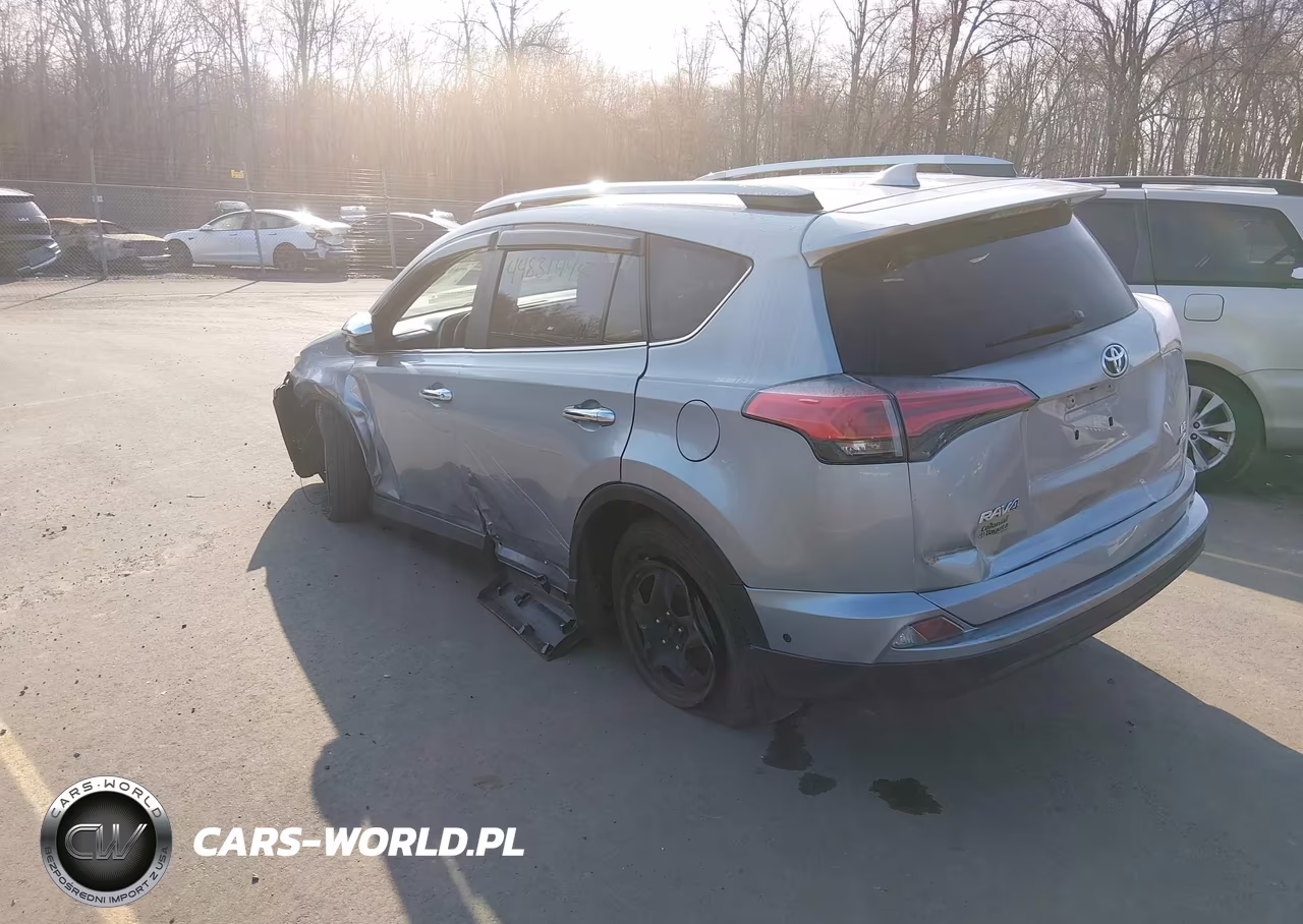 2017 Toyota Rav4 Le VIN:2T3BFREV1HW567969 - 3