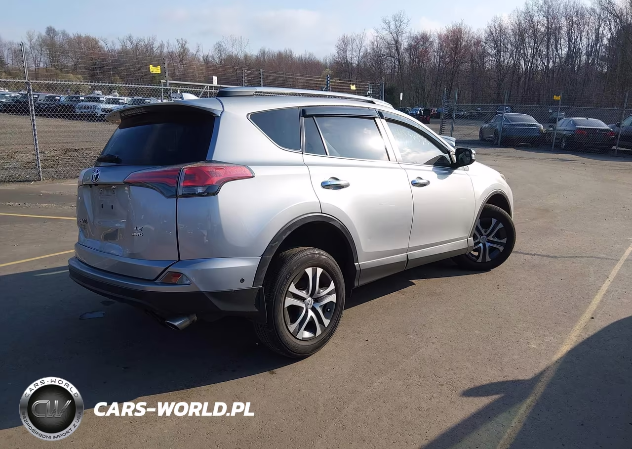 2017 Toyota Rav4 Le VIN:2T3BFREV1HW567969 - 4