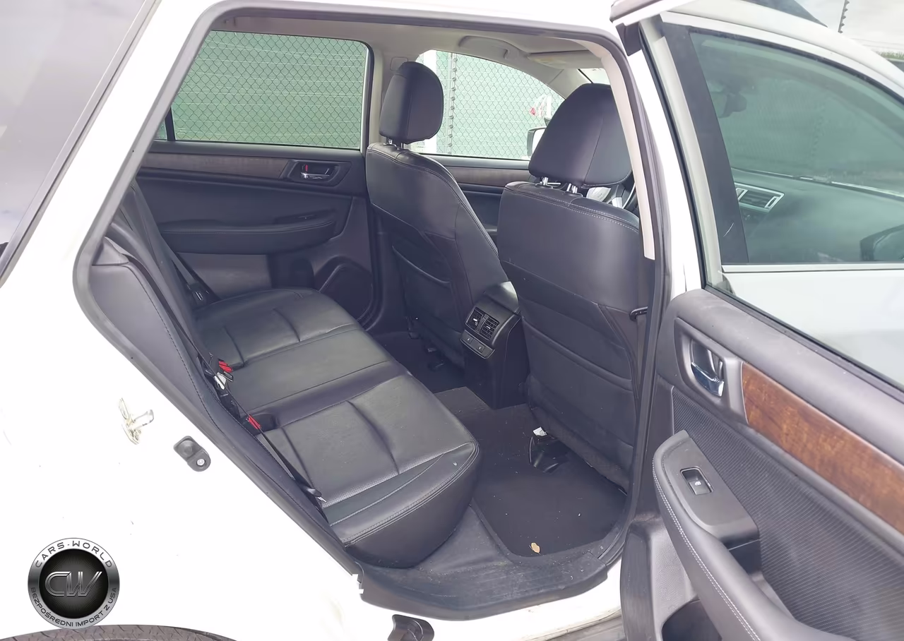 2017 Subaru Outback 3.6R Limited VIN:4S4BSENC4H3363605 - 8