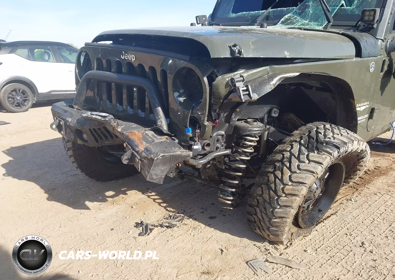 2015 Jeep Wrangler Unlimited Sahara VIN:1C4HJWEG9FL620667 - 6