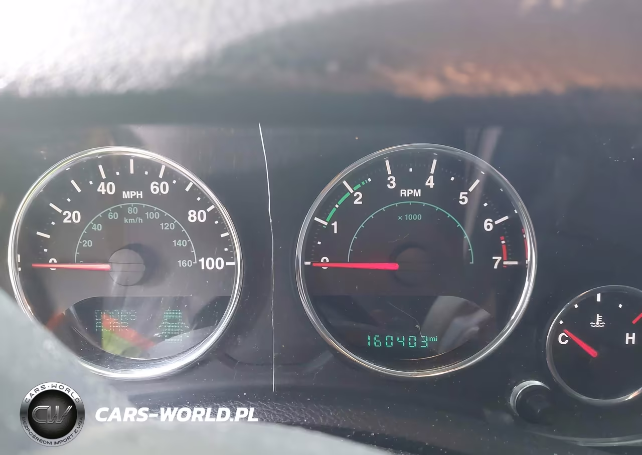 2015 Jeep Wrangler Unlimited Sahara VIN:1C4HJWEG9FL620667 - 7