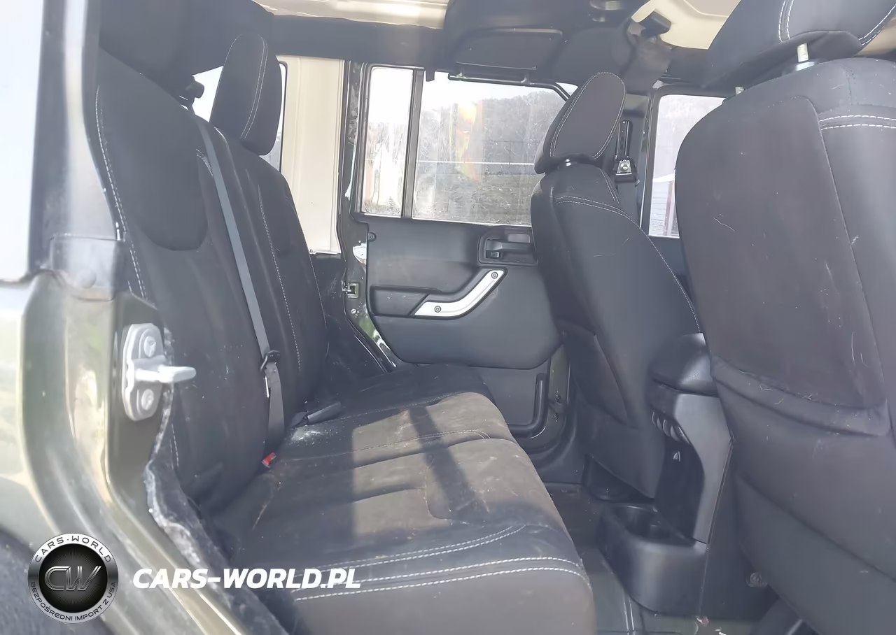 2015 Jeep Wrangler Unlimited Sahara VIN:1C4HJWEG9FL620667 - 8