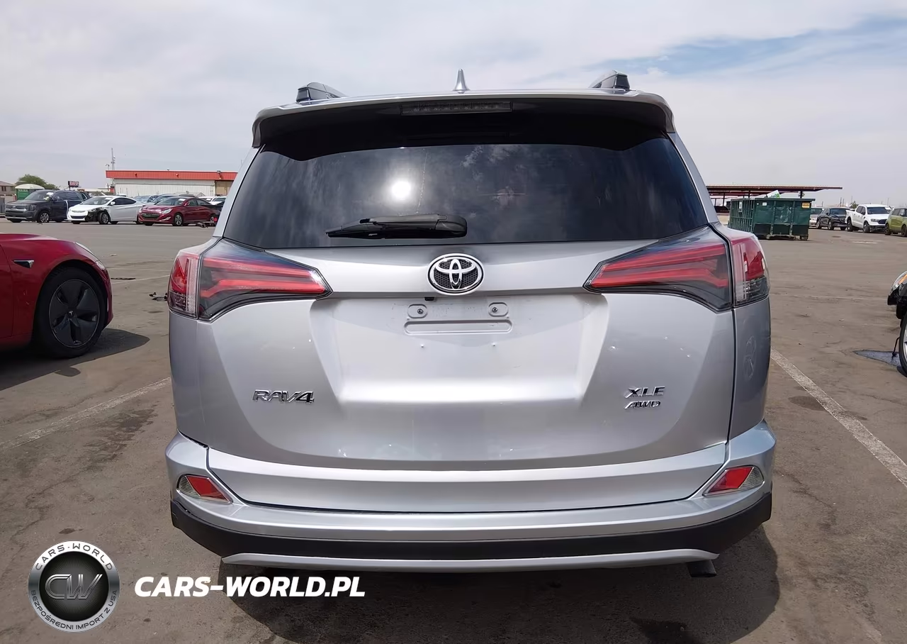 2018 Toyota Rav4 Xle VIN:2T3RFREV4JW708554 - 16