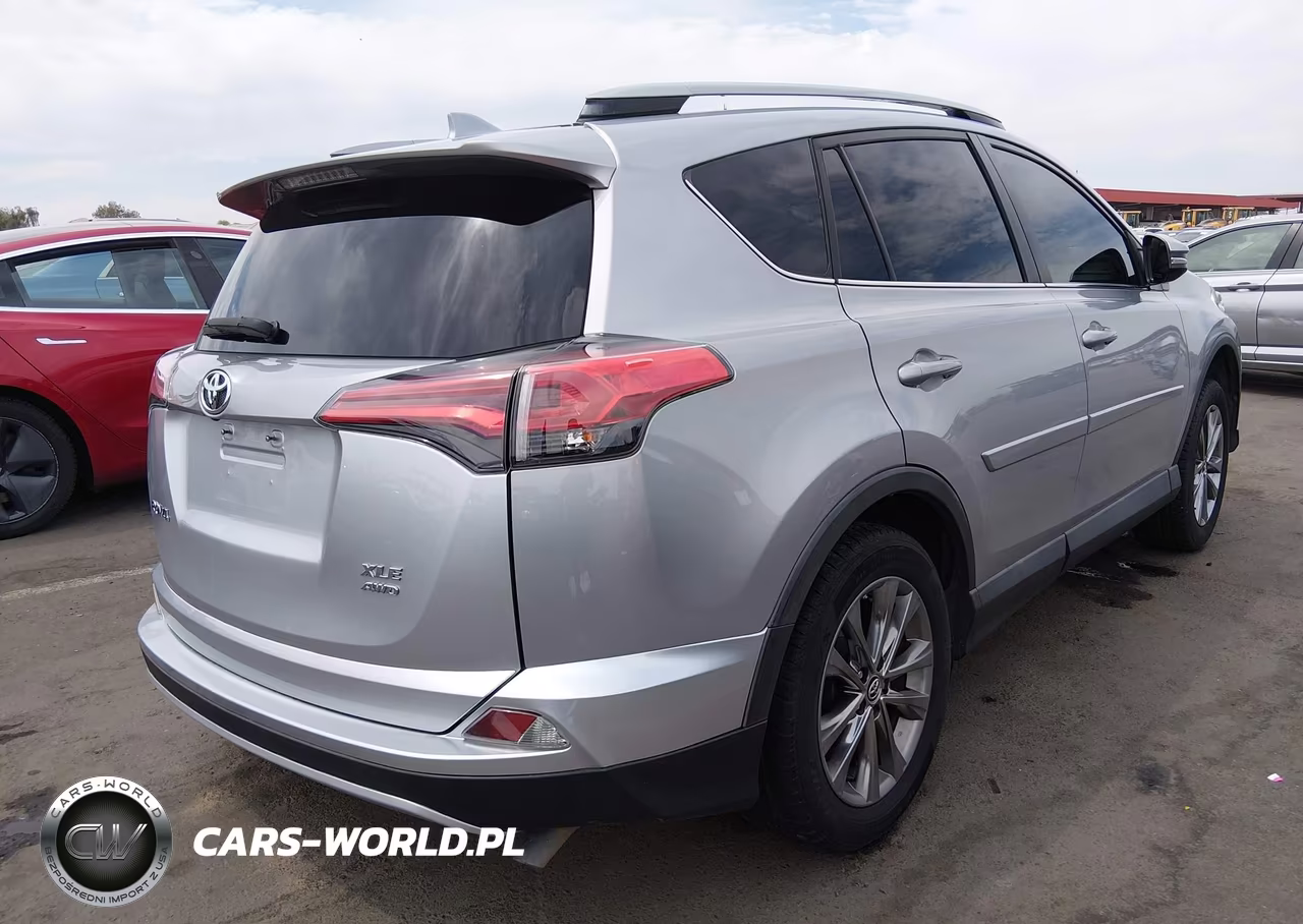 2018 Toyota Rav4 Xle VIN:2T3RFREV4JW708554 - 4