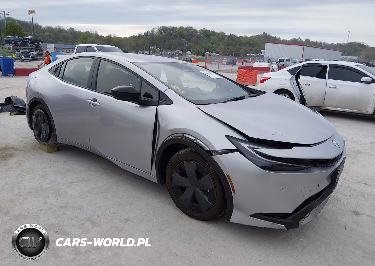 2026 Toyota Prius Plug-In Hybrid Se – zdjęcie 1 z 17