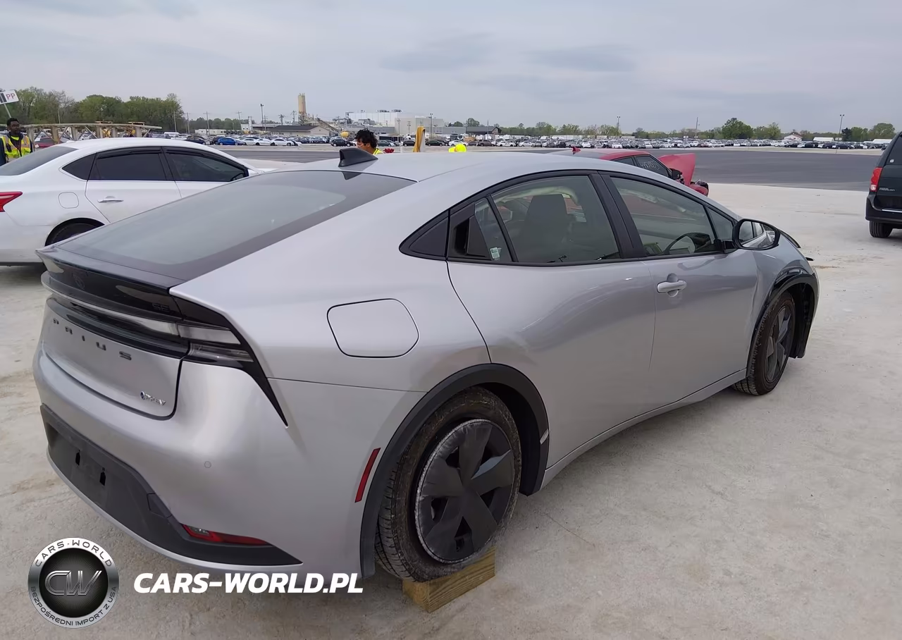 2026 Toyota Prius Plug-In Hybrid Se VIN:JTDACACU0T3055485 - 4