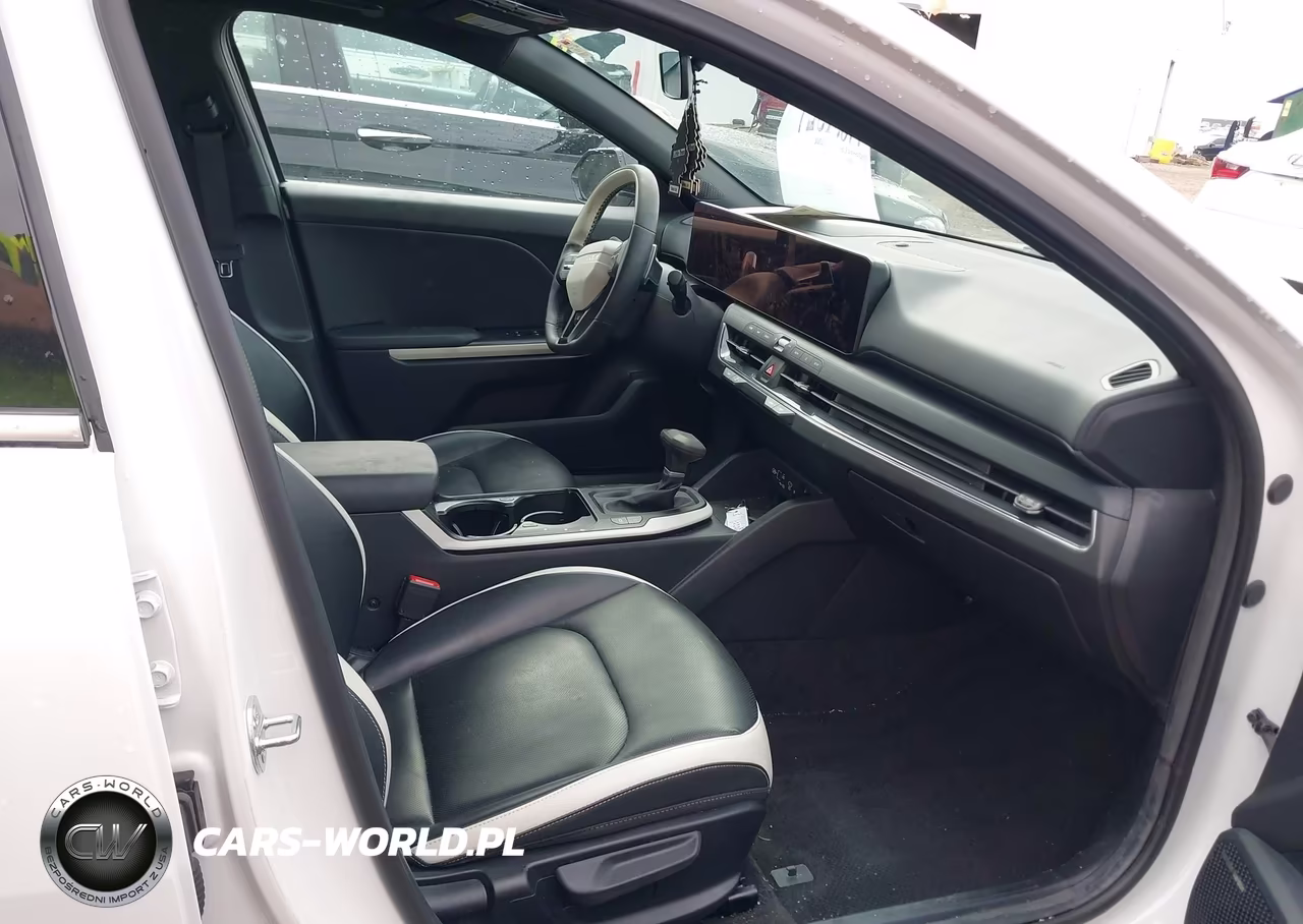 2025 Kia K4 Gt-Line VIN:3KPFW4DE9SE046247 - 5