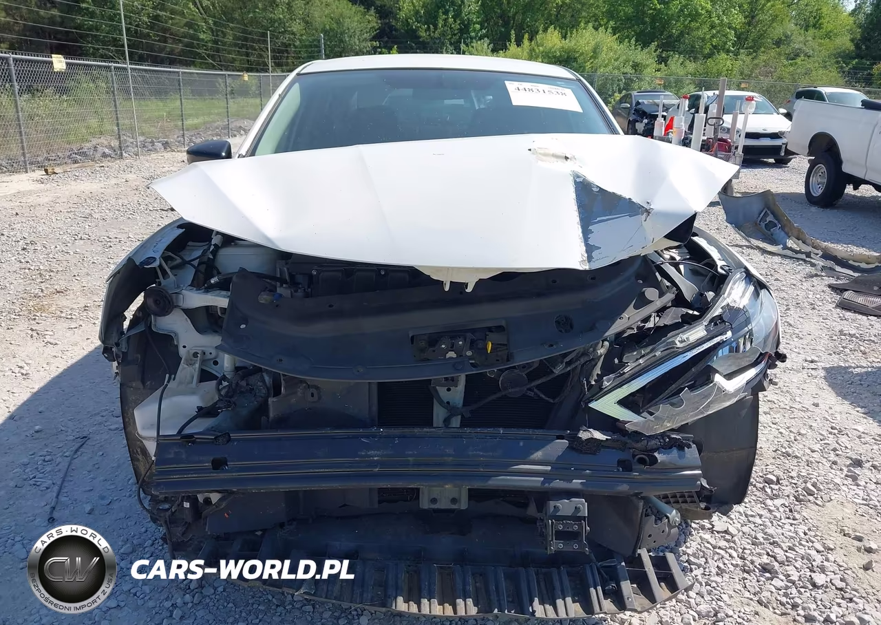 2018 Nissan Sentra S VIN:3N1AB7AP8JY262135 - 12