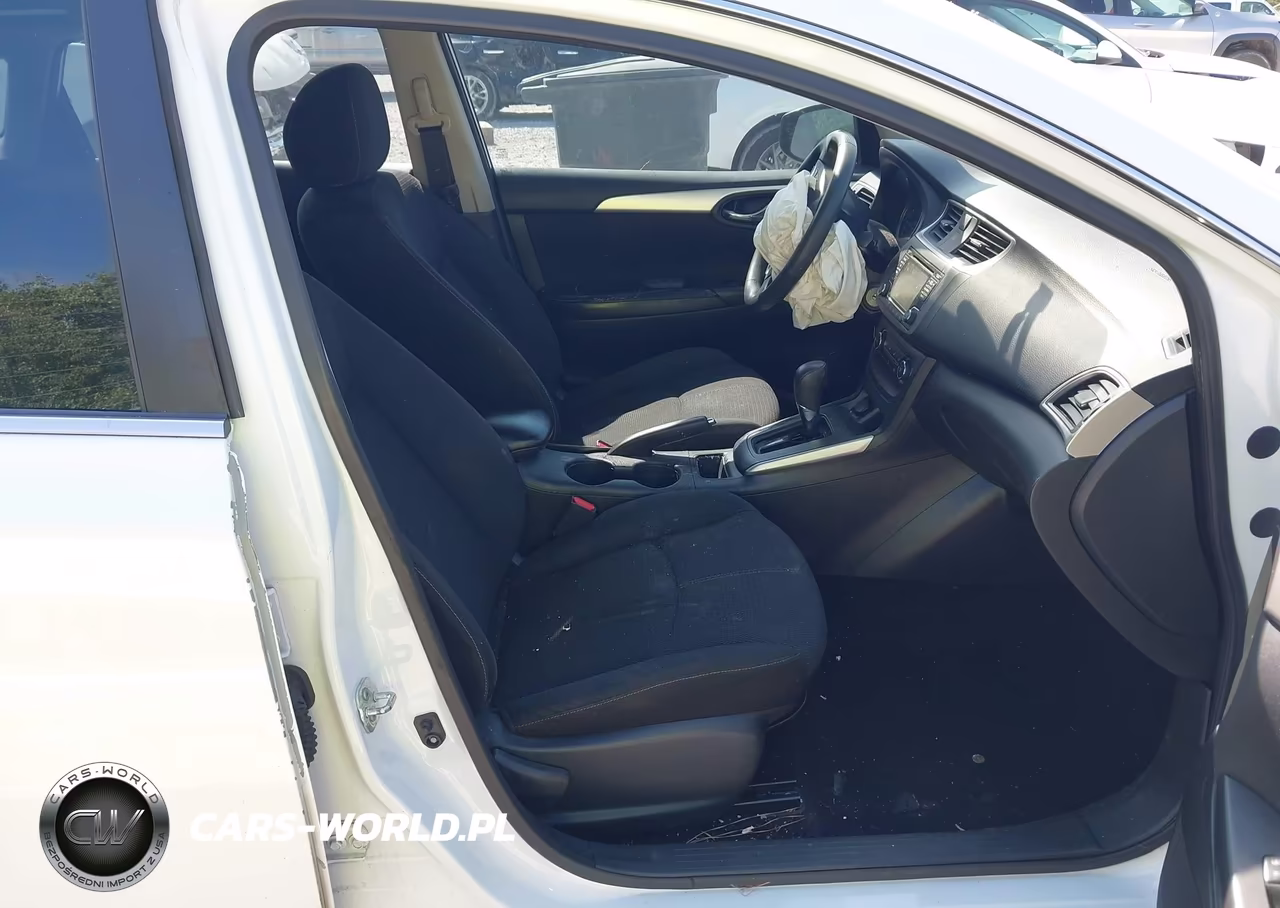 2018 Nissan Sentra S VIN:3N1AB7AP8JY262135 - 5