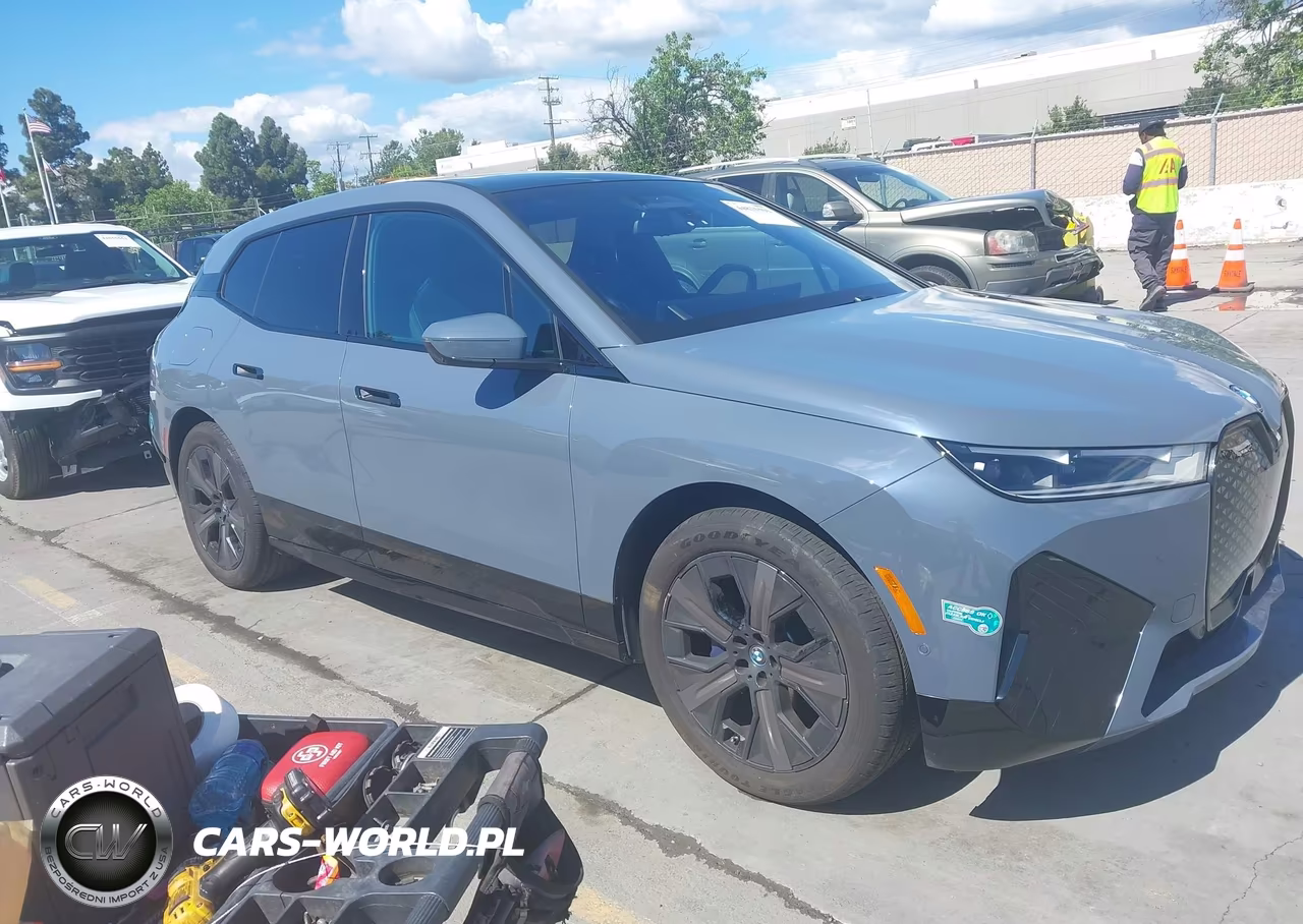2025 BMW Ix xDrive50