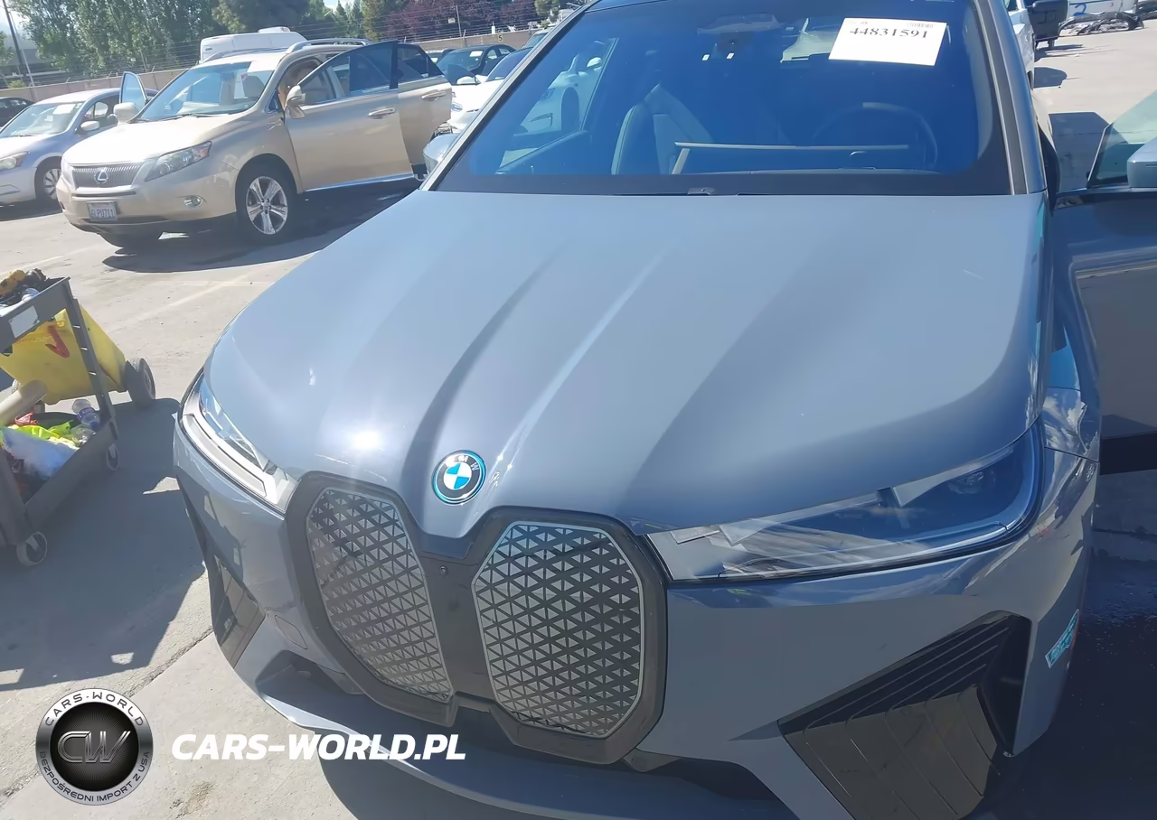 2025 BMW Ix xDrive50 VIN:WB523CF02SCU85568 - 10