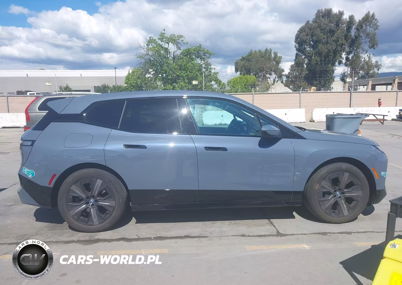 2025 BMW Ix xDrive50 VIN:WB523CF02SCU85568 - 13