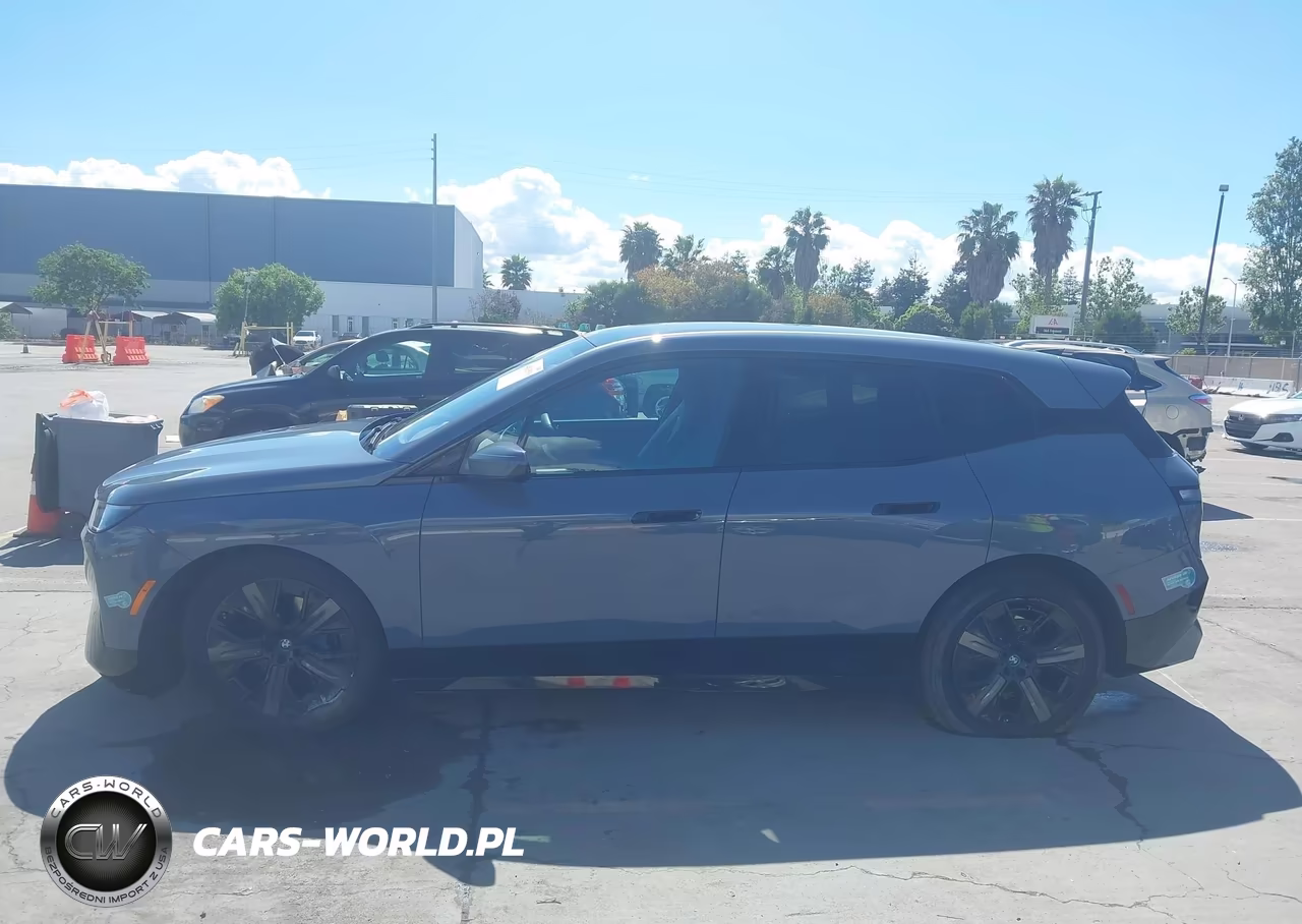 2025 BMW Ix xDrive50 VIN:WB523CF02SCU85568 - 14
