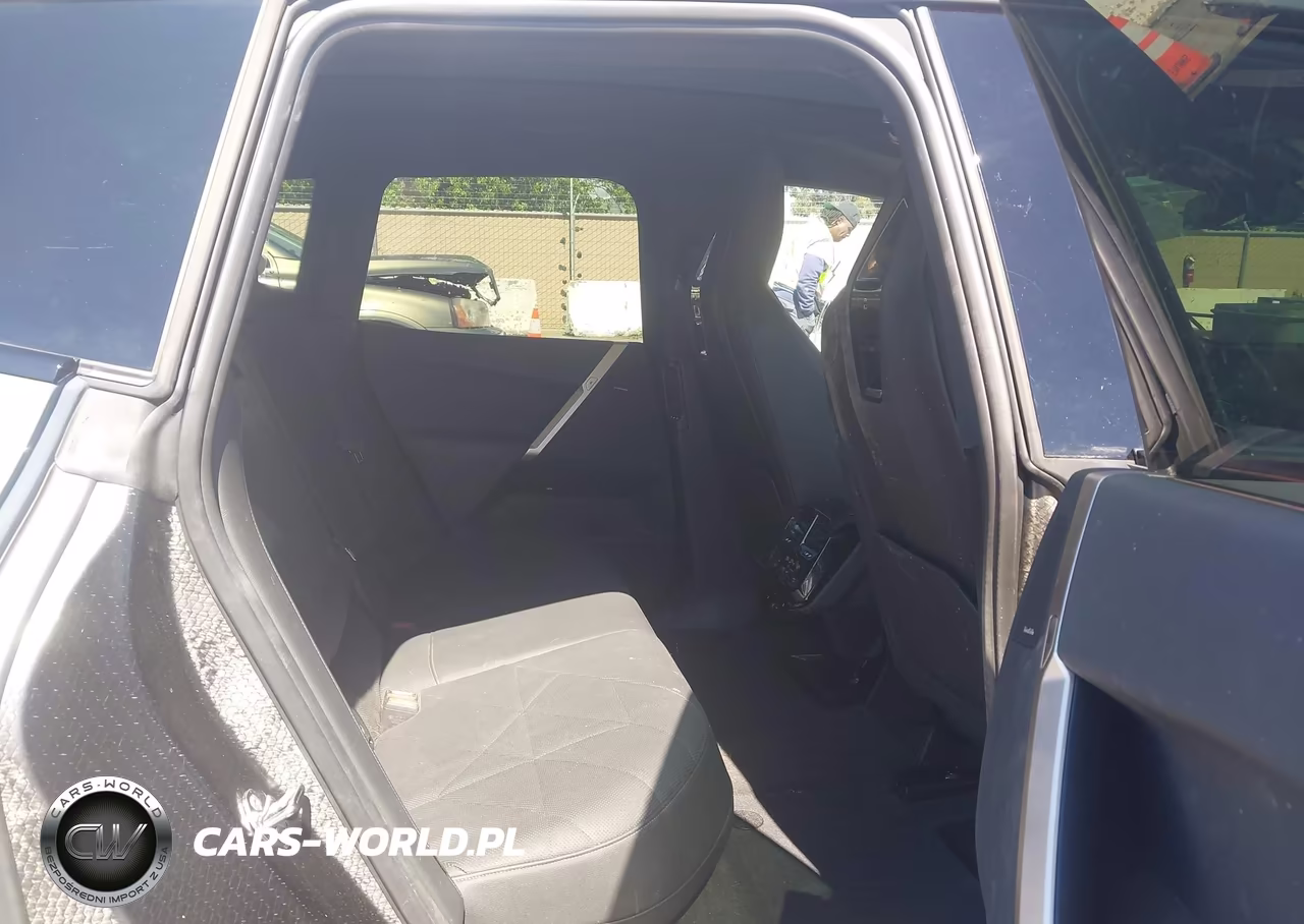 2025 BMW Ix xDrive50 VIN:WB523CF02SCU85568 - 8