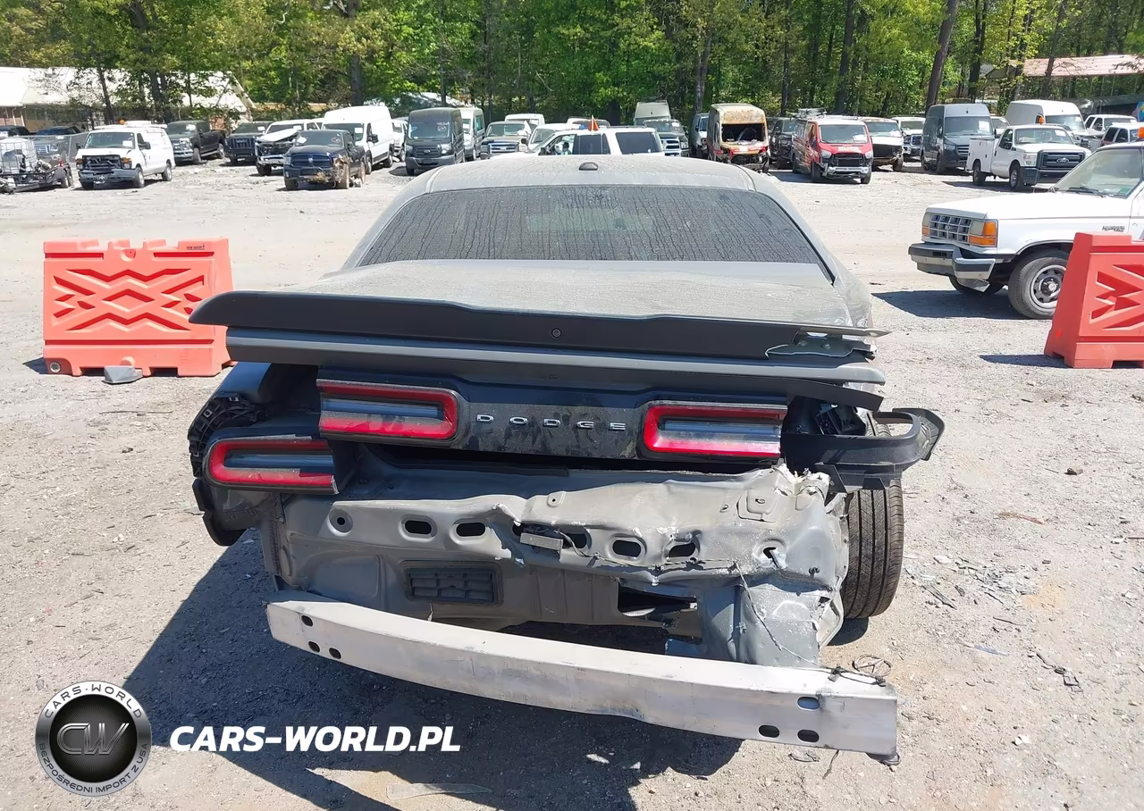2018 Dodge Challenger Sxt VIN:2C3CDZAG4JH111315 - 17