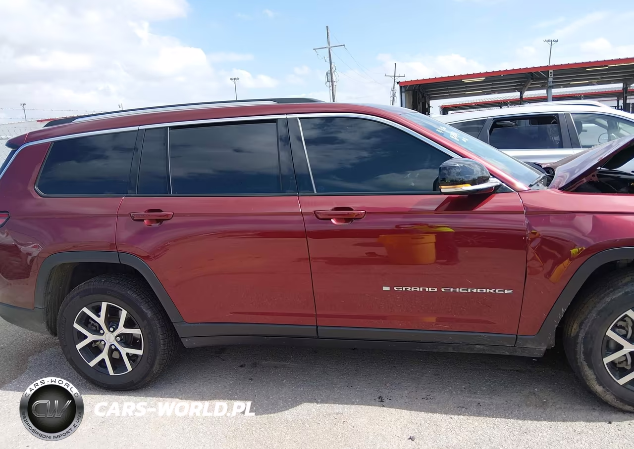 2023 Jeep Grand Cherokee L Limited 4X4 VIN:1C4RJKBGXP8823332 - 13