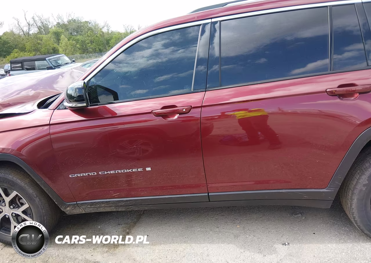 2023 Jeep Grand Cherokee L Limited 4X4 VIN:1C4RJKBGXP8823332 - 14