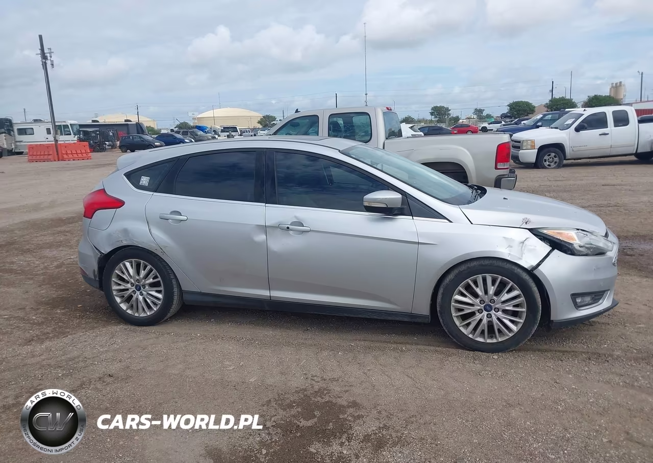 2017 Ford Focus Titanium VIN:1FADP3N24HL268526 - 13